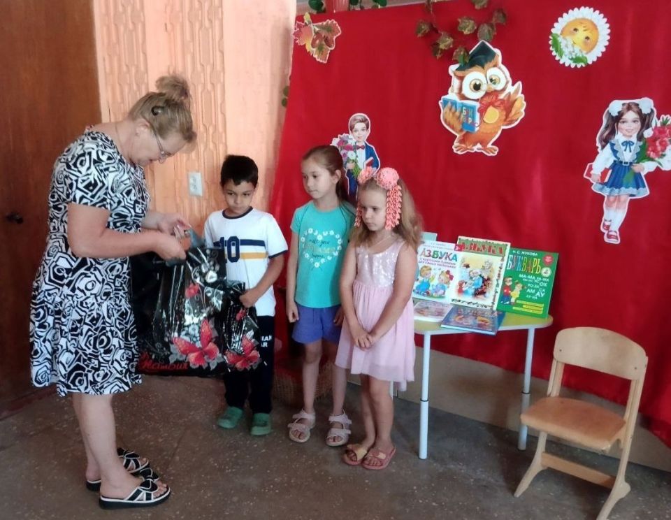 В Новогоровском сельском Доме культуры поздравили будущих первоклассников!