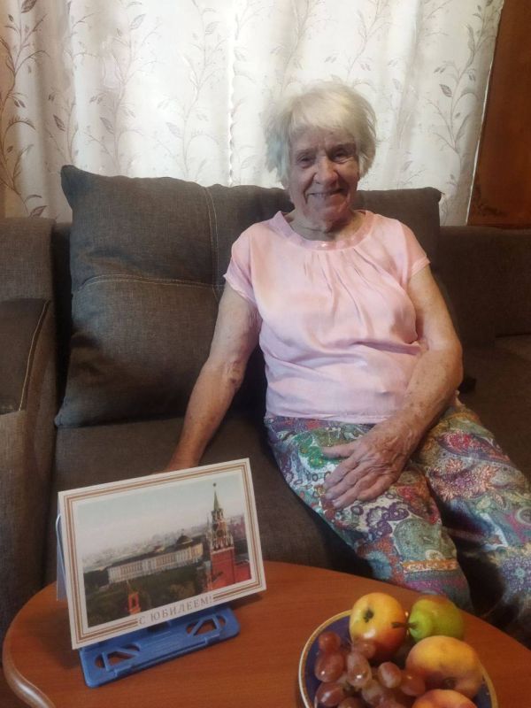 95 лет – это целая эпоха! Сегодня мы от всей души поздравляем замечательную жительницу пгт Акимовка, Косс Ольгу Васильевну, с ее великолепным юбилеем! Пусть каждый день будет наполнен теплом, заботой близких и хорошим...