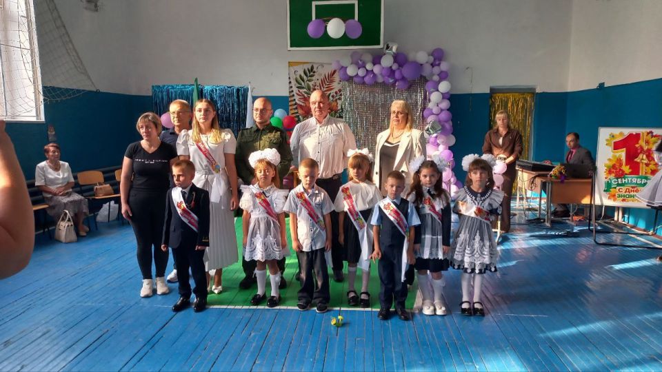Комитет тарифного регулирования поздравил учеников Акимовского района с Днем Знаний