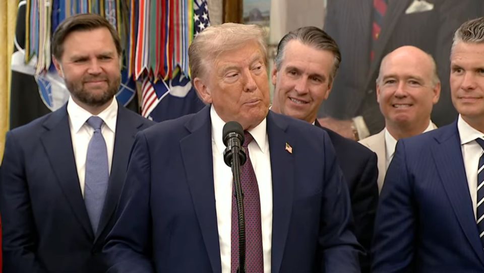 Президент США Дональд Трамп заявил, что штаб-квартира Космических сил переедет в Хантсвилл, штат Алабама и будет называться "ракетный город"