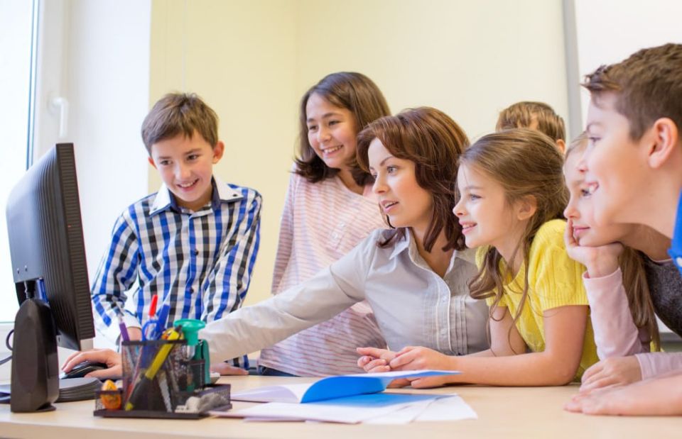 Онлайн-курс по финансовой грамотности для школьников теперь включает уроки для старшеклассников