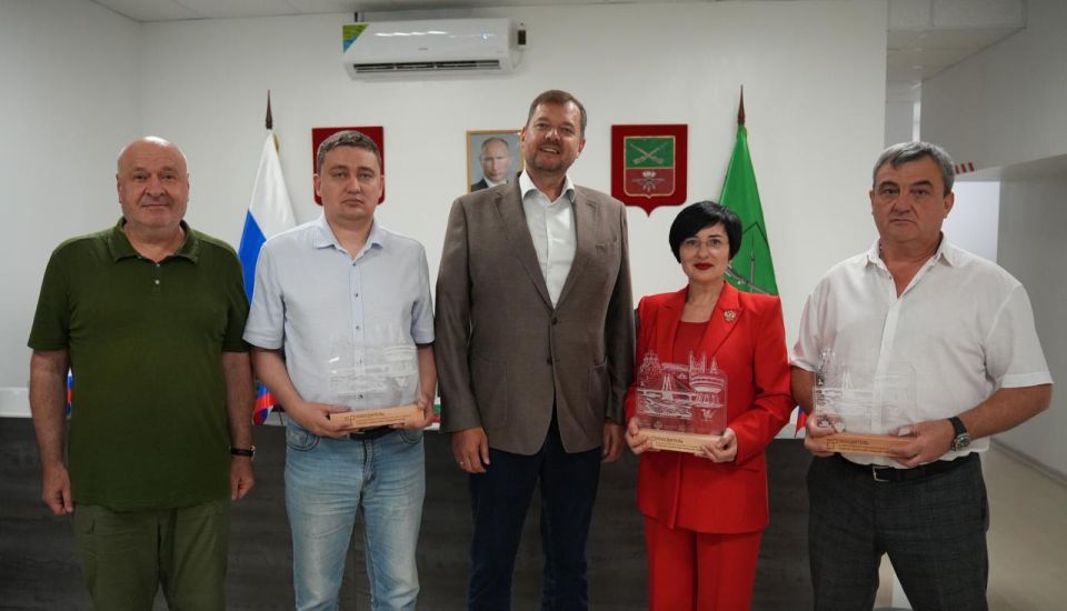  :     , -              ...