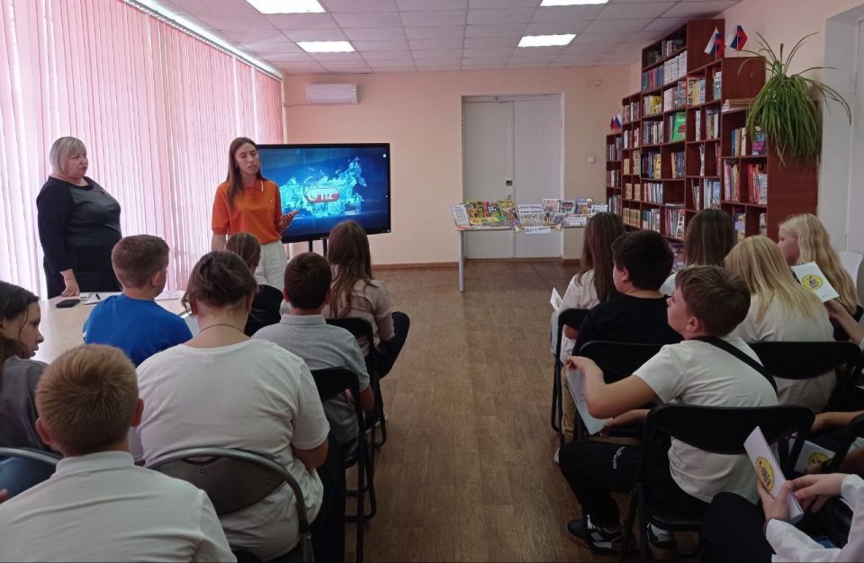 В рамках цикла мероприятий «Скажи терроризму – НЕТ!» Токмакская центральная детская библиотека подготовила информационно-просветительское мероприятие День памяти «Пусть всегда будет ЗАВТРА!», в котором приняли участие...