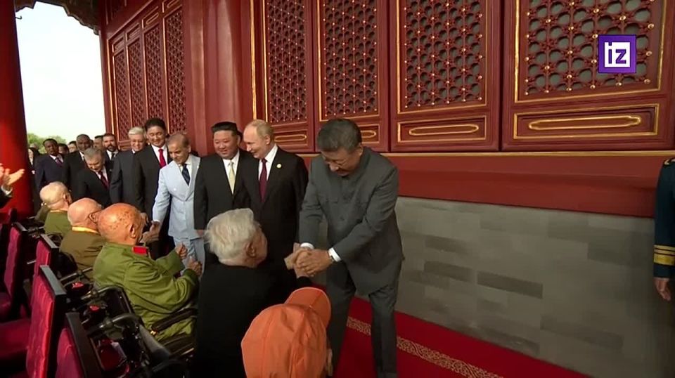 Владимир Рогов: Масштабный парад, приуроченный к 80-й годовщине Победы во Второй мировой войне, начался на площади Тяньаньмэнь