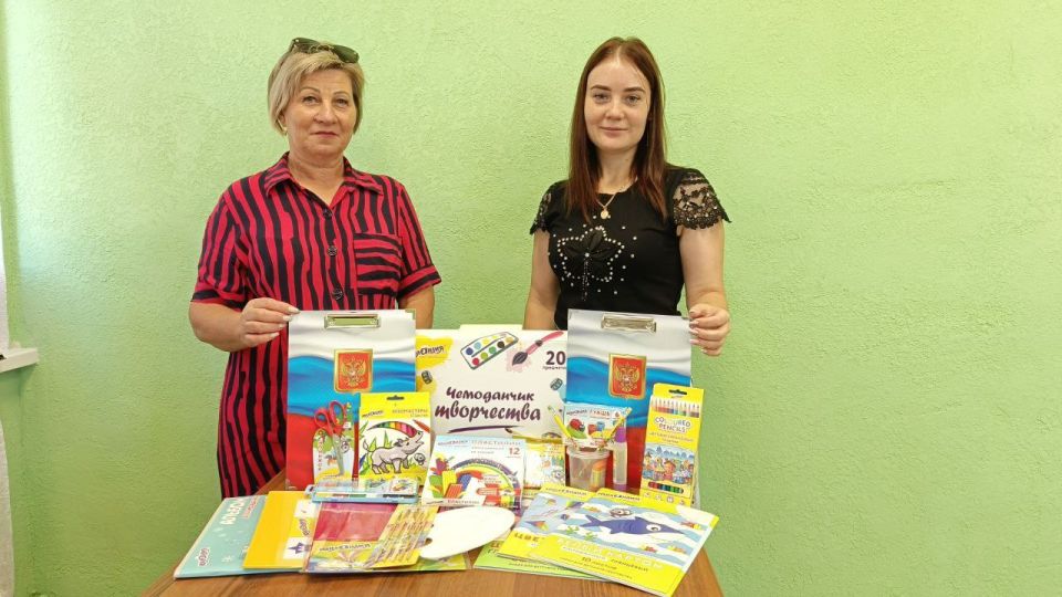 В клубные учреждения культуры МКУ "Акимовская ЦКС" поступают наборы для творчества и планшеты для проведения мероприятий, переданные шеф-регионом Ярославской областью