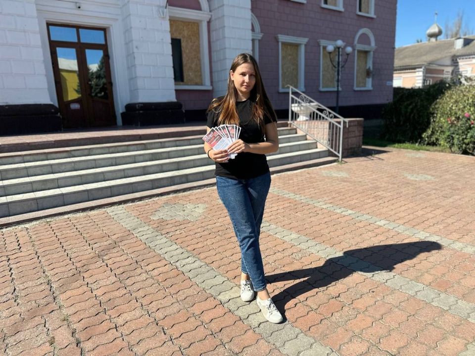 Жителям Васильевки раздали памятки о том, что нужно делать в чрезвычайных ситуациях