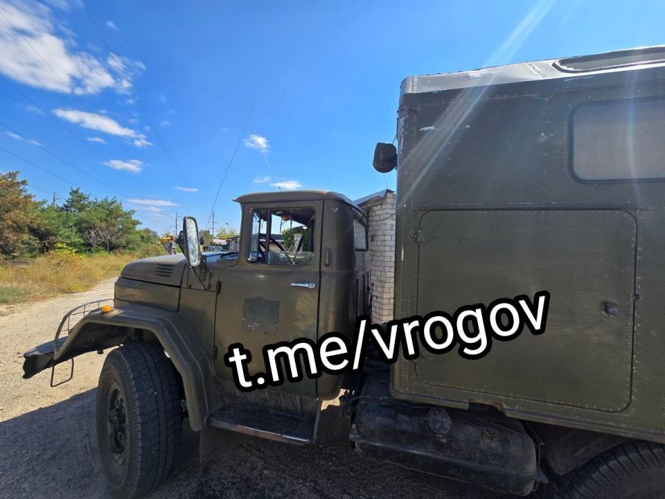 Владимир Рогов: Боевики ЗеРейха ударили дроном по бригаде электриков, ремонтировавшей ЛЭП