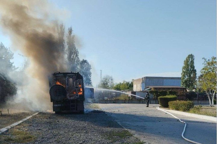 Глава Энергодара: Дроны ВСУ намеренно добили машину электриков