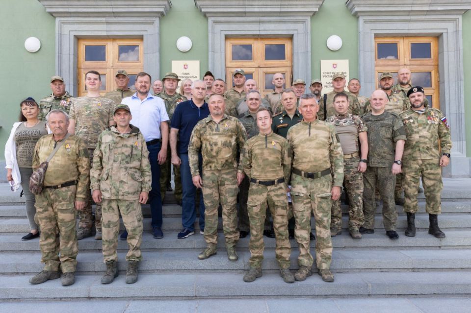 Сергей Аксёнов: Сегодня по поручению Министра обороны Российской Федерации Андрея Рэмовича Белоусова в Республику Крым прибыл начальник управления Главного организационно-мобилизационного управления Генерального штаба ВС РФ...