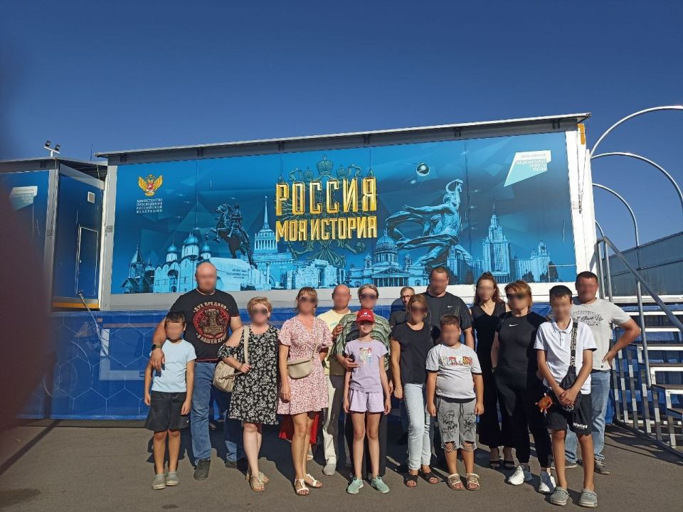 Сотрудники исправительной колонии № 2 посетили исторический парк «Россия – Моя история»