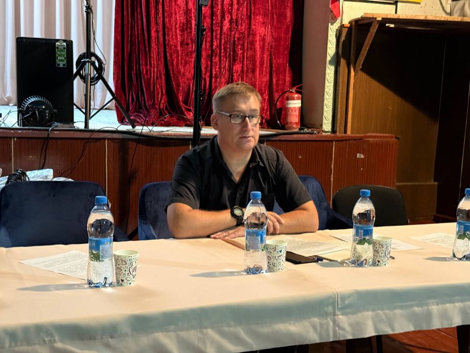 В рамках открытого диалога с населением, глава Акимовского муниципального округа Александр Трудоношин провел расширенную встречу с жителями Владимировского территориального отдела