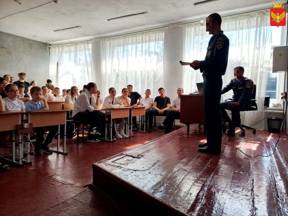 Урок безопасности был проведен для учеников 5-11 классов ГБУ ОО ЗО "Партизанская школа-детский сад"