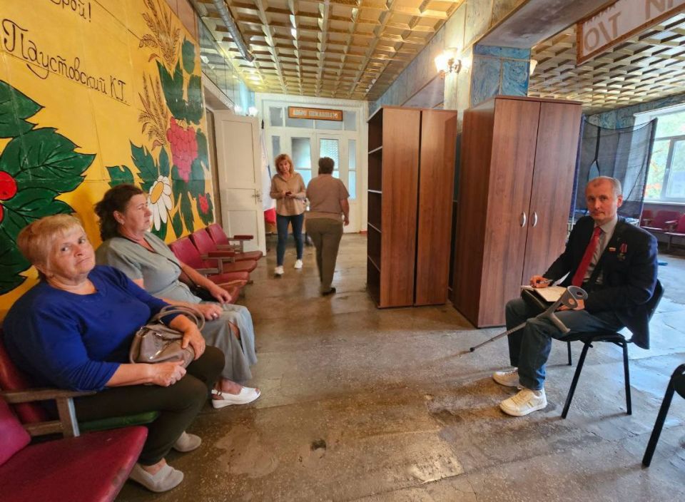 Максим Зубарев провел выездную встречу с жителями с. Владимировка Акимовского МО