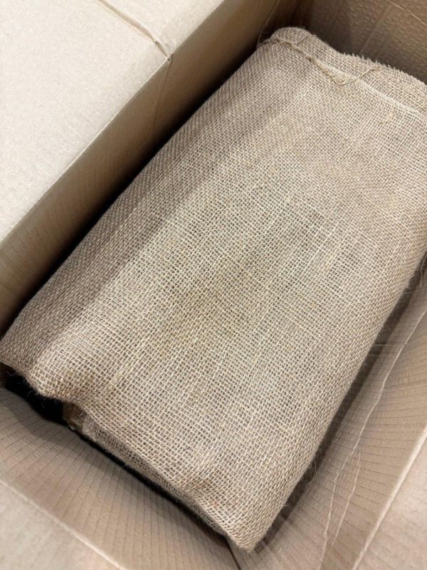 Карельский ансамбль передал в Васильевку ткани для декорирования