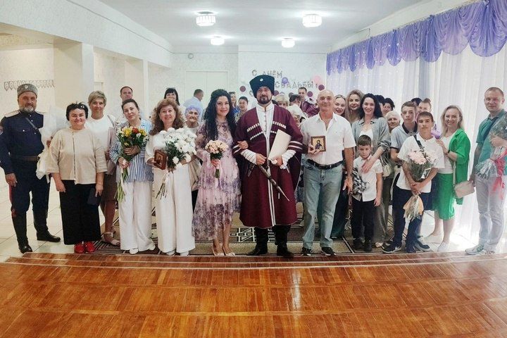 Казачью свадьбу сыграли в запорожском ЗАГСе