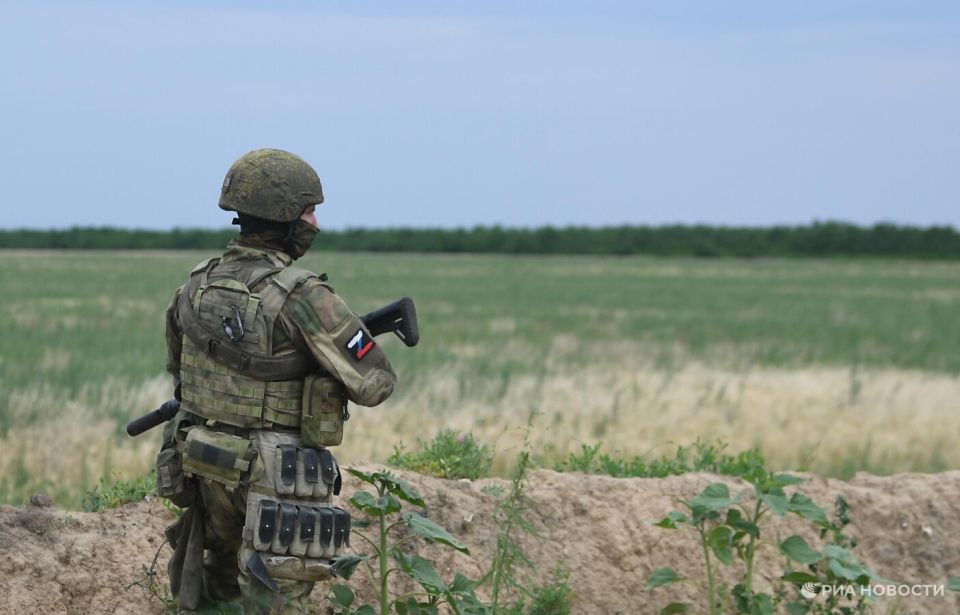 Российские войска расшили зону контроля в Степногорске, сообщил Рогов
