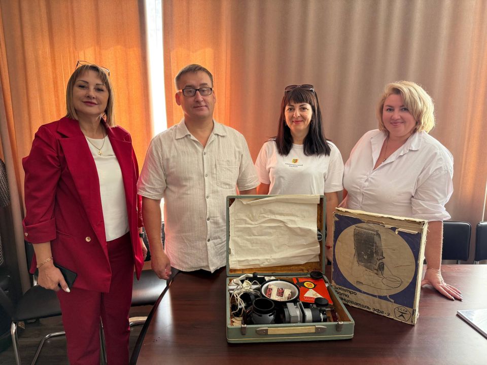 В фонды Акимовского районного историко-краеведческого музея поступили интересные и без аналогов в нем предметы