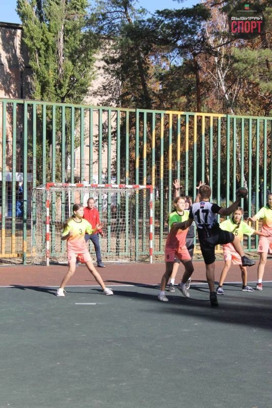 Юные гандболисты Мелитополя привезли медали с Открытого первенства г. Харцызска (ДНР)