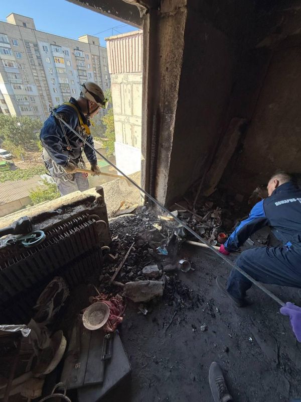 Пензенцы приступили к ремонтным работам в доме на улице Шевченко в Токмаке