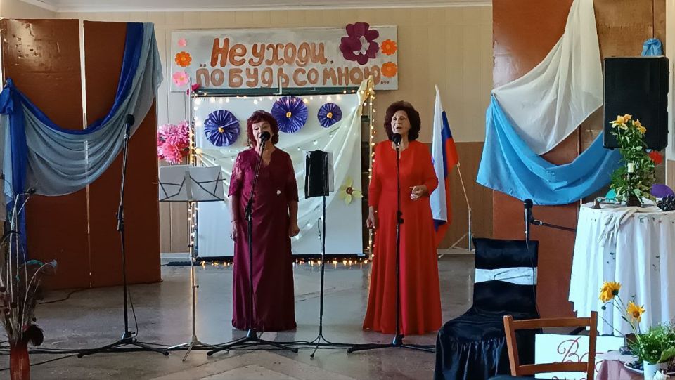    &quot; ,   ...&quot;    