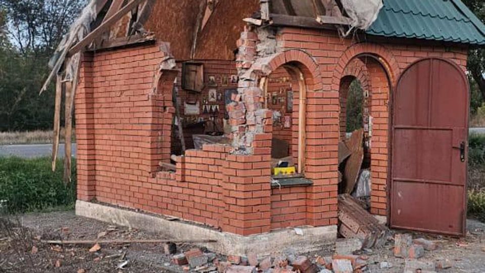 Украинские силовики разрушили часовню и ранили женщину при обстреле Васильевки