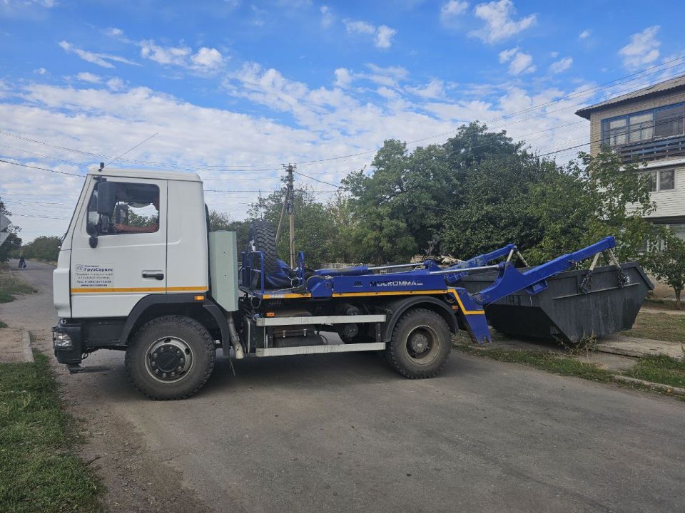 В Акимовке установили контейнеры для сбора крупногабаритных отходов