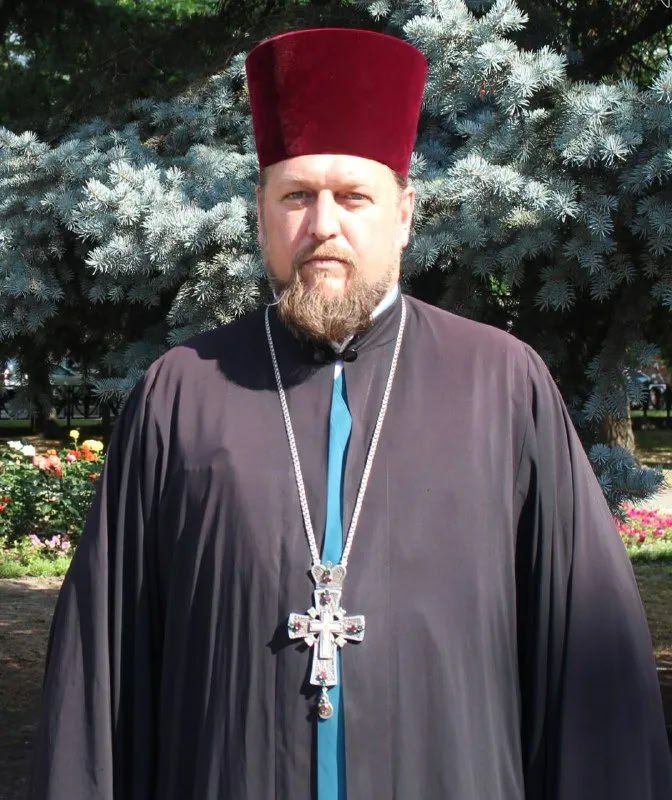 Виктор Емельяненко: Уважаемый отец Максим!. Примите искренние поздравления с назначением на должность председателя отдела религиозного образования и катехизации