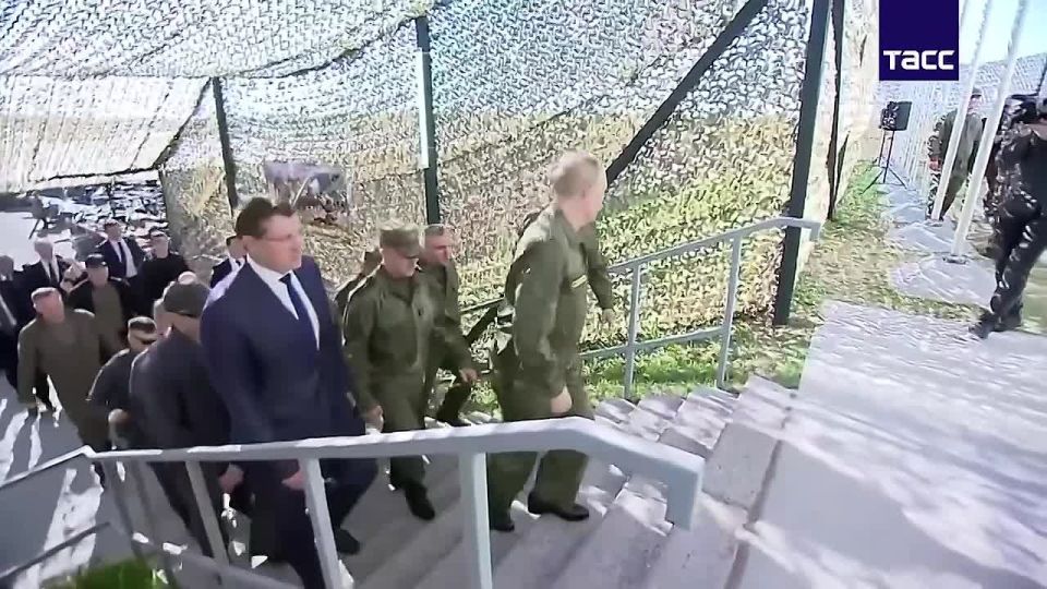 Владимир Путин появился на стратегических учениях "Запад-2025" в военной форме