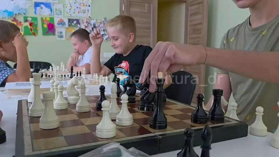 ������� ������ "�������". ������� �� ������� ������ ����������� � ������������� ��� ������ � �����, ������ ������ �������: "���" � "���"