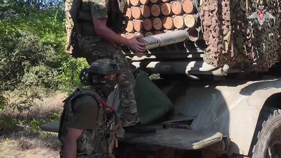 Владимир Рогов: Град на головы нацистов. Расчёты РСЗО БМ-21 «Град» новороссийских десантников уничтожили скопление боевиков ЗеРейха в Запорожской области