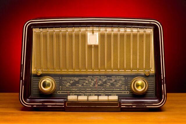 это было сегодня... 17 сентября 1922 года в Москве состоялся первый радиоконцерт. В этот день впервые прозвучали слова: «Слушайте! Говорит Москва!»