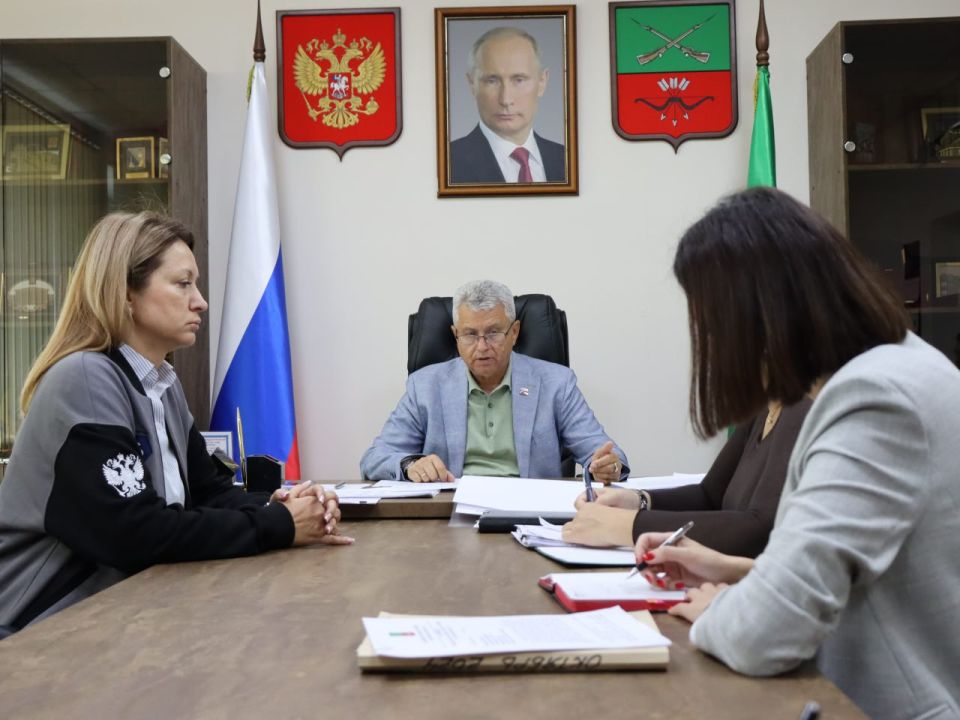 Виктор Емельяненко: Провел совещание со своим заместителем и сотрудниками Аппарата Законодательного Собрания Запорожской области