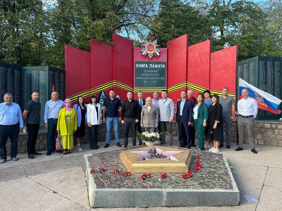 Активисты «Единой России» приняли участие в торжественном митинге, приуроченном ко дню освобождения от немецко-фашистских захватчиков