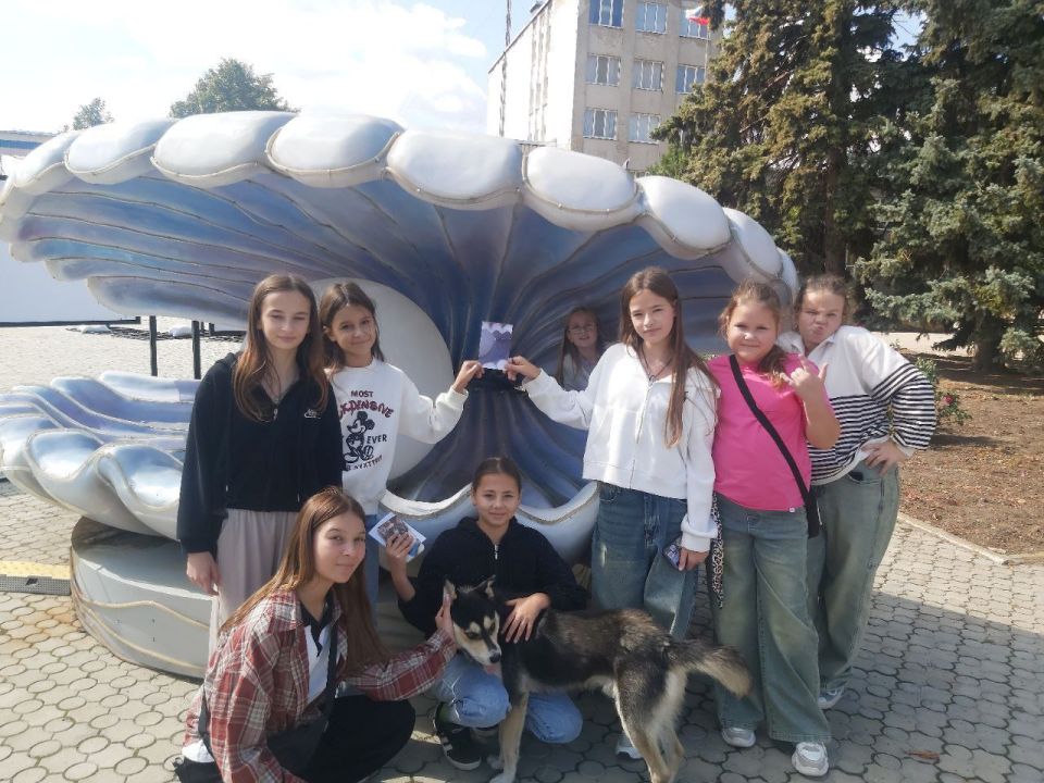 20 сентября сотрудники Приморской городской библиотеки и Центра творчества СОПКИ провели для детворы увлекательную и познавательную квест-игру «Знаток города», посвященную годовщине освобождения Приморска от...