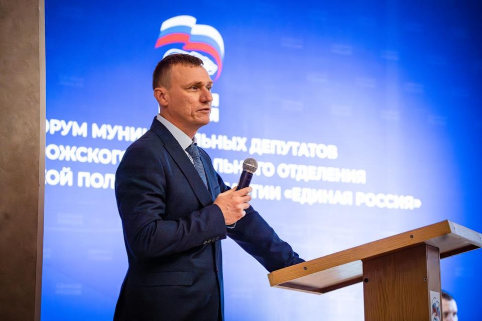 Друзья! Олег Мотрук, председатель Энергодарского городского совета депутатов, стал участником конкурса «Народный депутат»