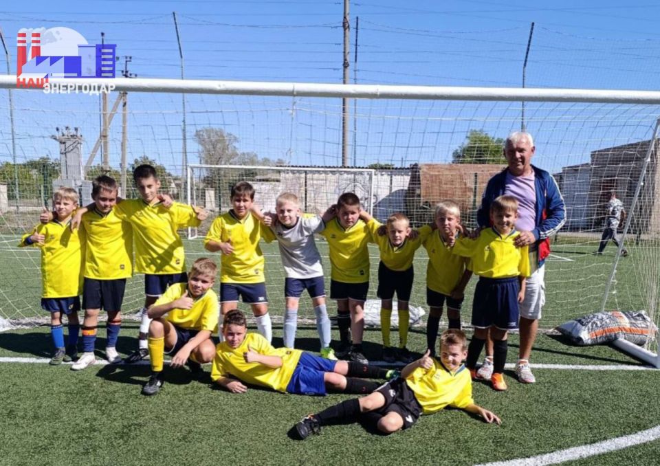 Футболисты ФК "Темп" уверенно стартуют в новых турнирах!