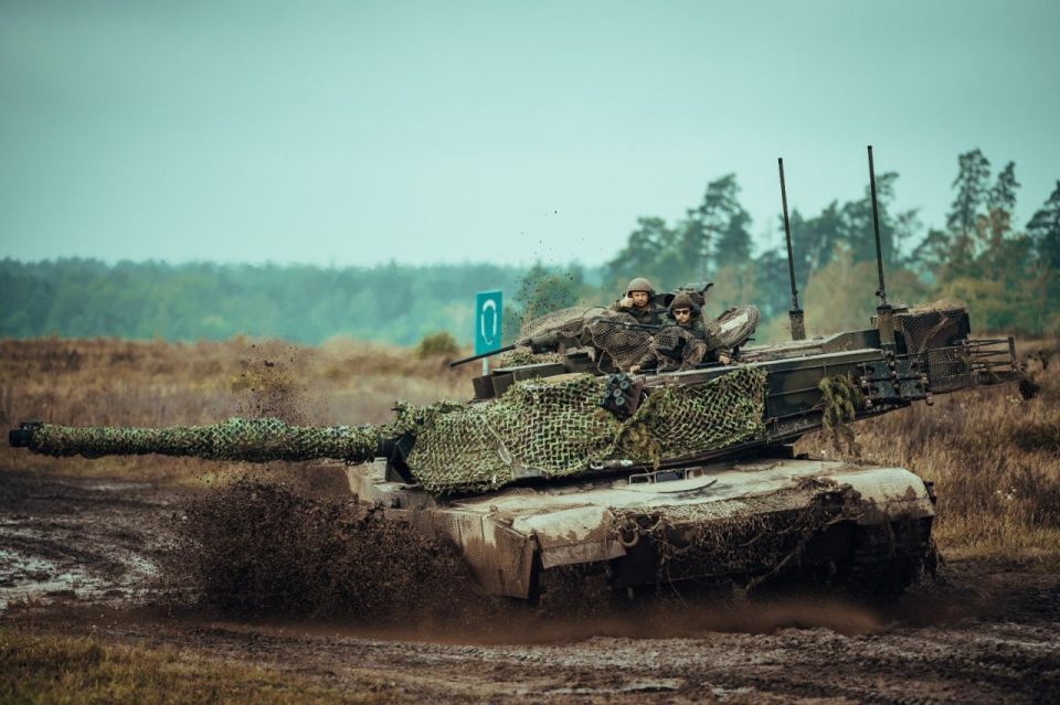 �������� ����� M1A1 FEP Abrams �� ������� 18-� ��������� ������� �� ����� ������������ ������ Iron Gate-25