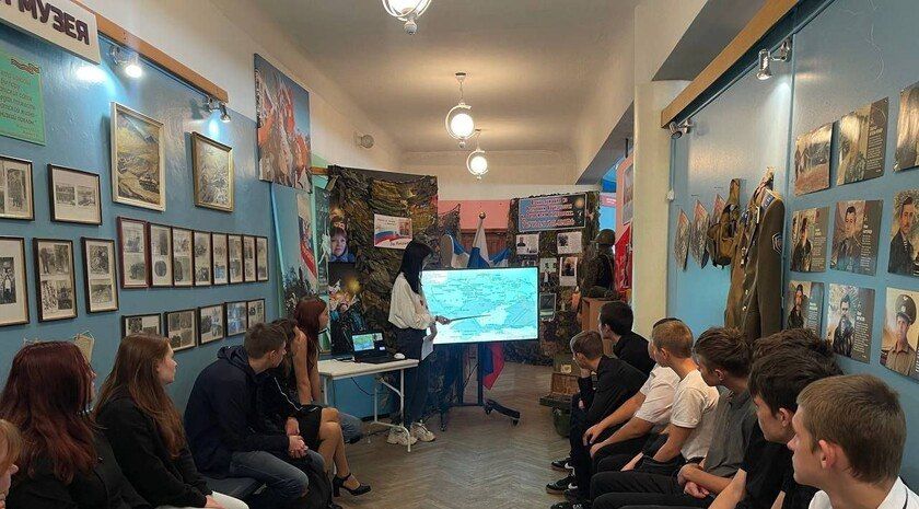 Молодежи Днепрорудного рассказали об истории воссоединения новых регионов с Россией