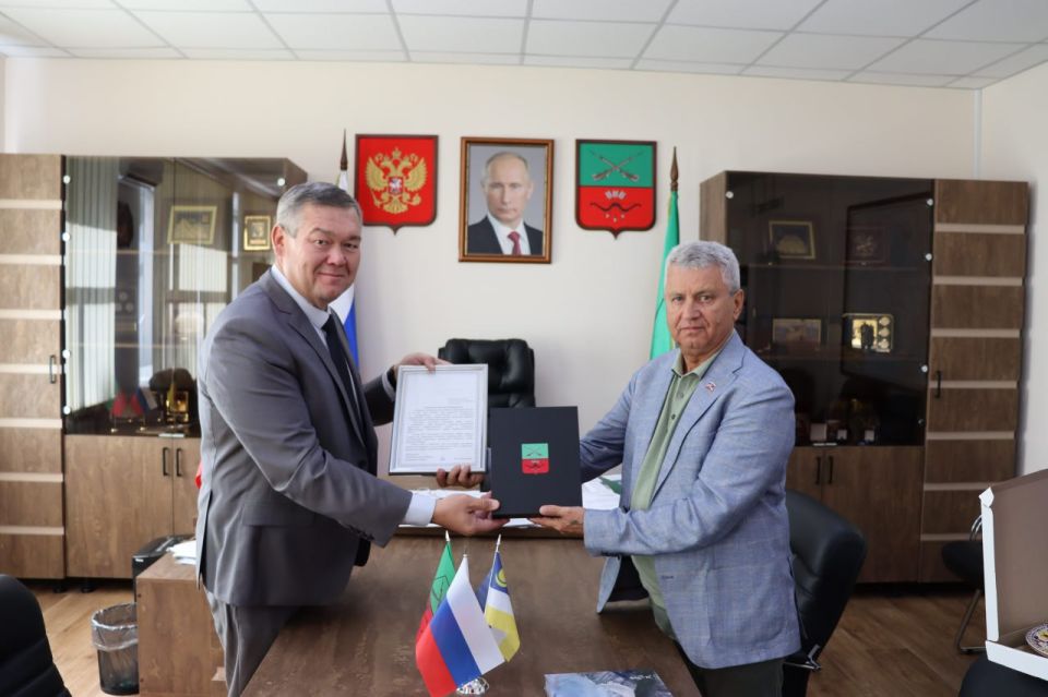 Виктор Емельяненко: На площадке Заксобрания провел рабочую встречу с участием руководителей Счетных палат Запорожской области и Республики Бурятия