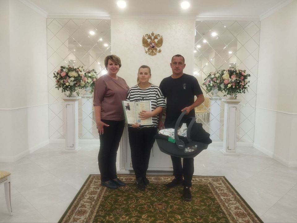 Рождение первенца зарегистрировано в молодой семье энергодарцев