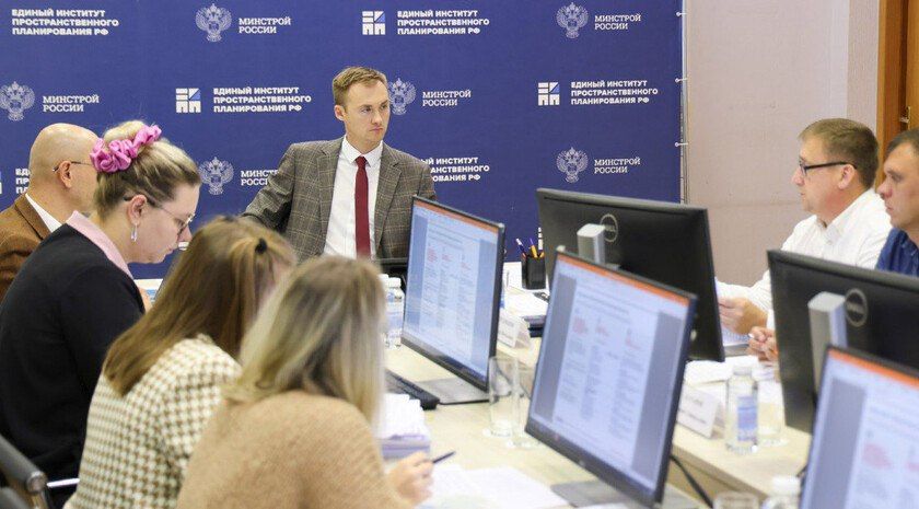 В Акимовском округе обсудили строительство жилья, развитие фермерства и туризма