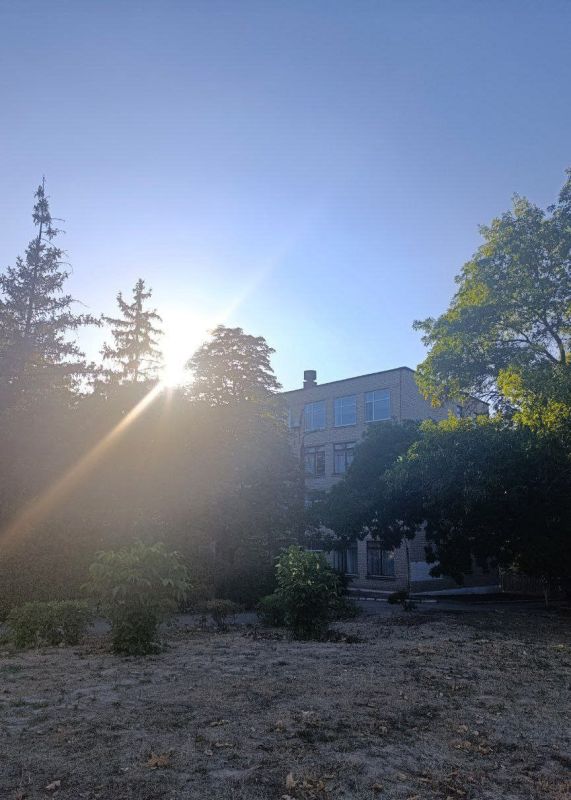 Пусть в момент, когда откроются глаза, откроются и пути к удаче, счастью и везению, и каждое мгновение этого утра сопровождается мощным позитивом, улучшая настроение в сотни раз, придавая сил, мотивации и желания покорить...