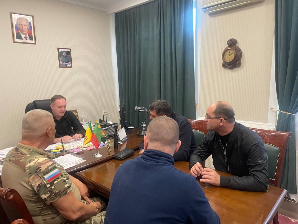 Глава Токмакского муниципального округа Александр Калмыков провел рабочую встречу с представителями Республики Ингушетия: с Главой города Малгобек Галаевым Муссой, Главой города Сунжа Умаровым Асланом, Главой города...