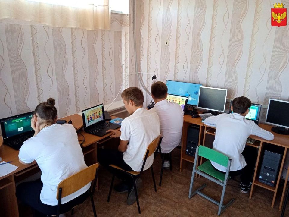 Ребята ГБУ ОО ЗО "Орловская СОШ" принимают участие во Всероссийском образовательном проекте в сфере цифровых технологий «Урок цифры»