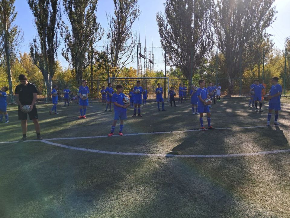 24 сентября в Спортивной школе города Токмак царила атмосфера спортивного азарта и невероятного единства!