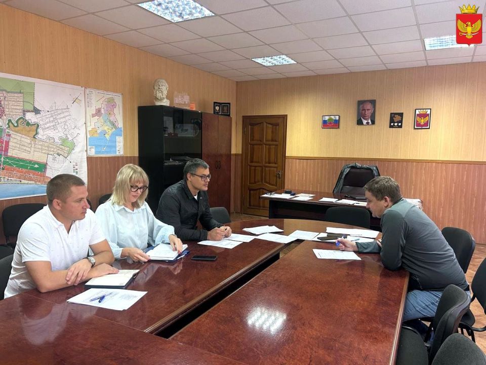 В пятницу, 26 сентября, глава администрации Приморского муниципального округа Владимир Прокопенко провел рабочую встречу с директором обособленного подразделения «Энергосбыт Запорожье» Владимиром Федотовым, его заместителем...