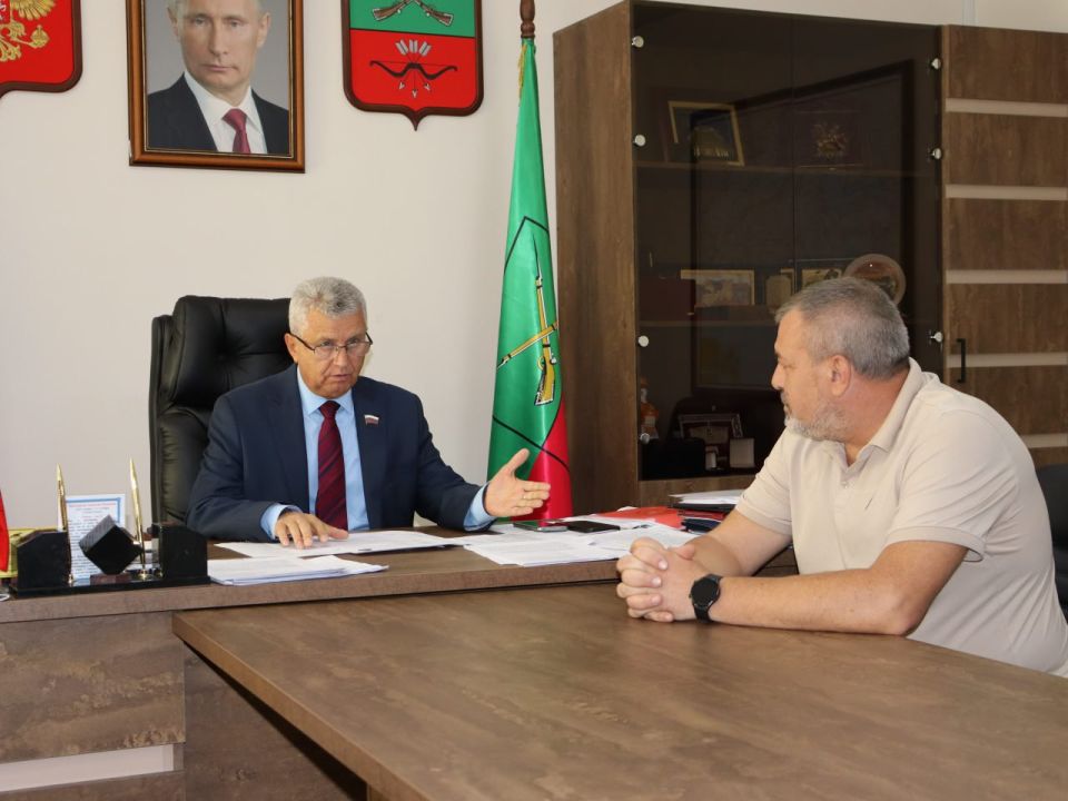 Виктор Емельяненко: Провел рабочую встречу с новым депутатом Законодательного Собрания Запорожской области Константином Тюриным