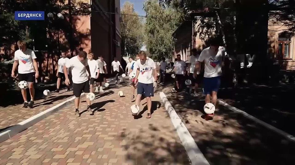 В Запорожской области установлен рекорд России по массовой чеканке мяча