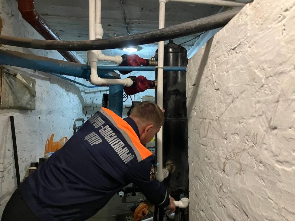 Пензенская бригада готовит к зиме социально значимое учреждение Пологовского МО