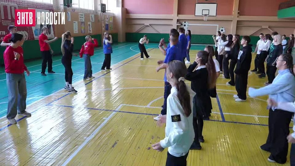 Праздник единства: энергодарские школьники отметили годовщину объединения территорий